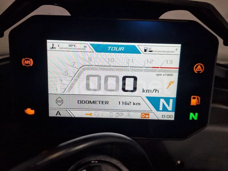 Aprilia Tuono V4 1100 – Vista 10