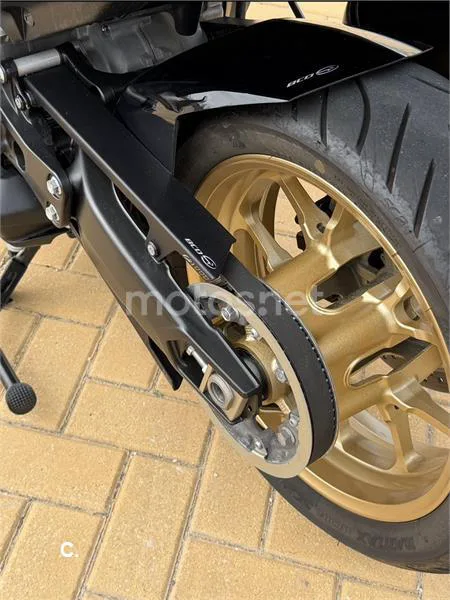 Yamaha TMAX – Vista 27