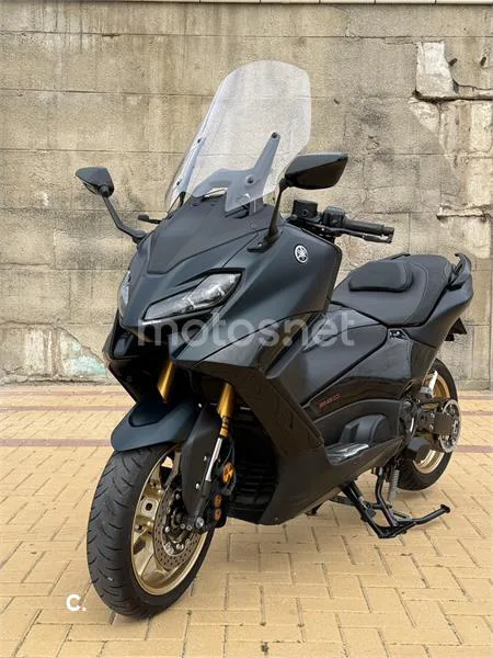 Yamaha TMAX – Vista 7