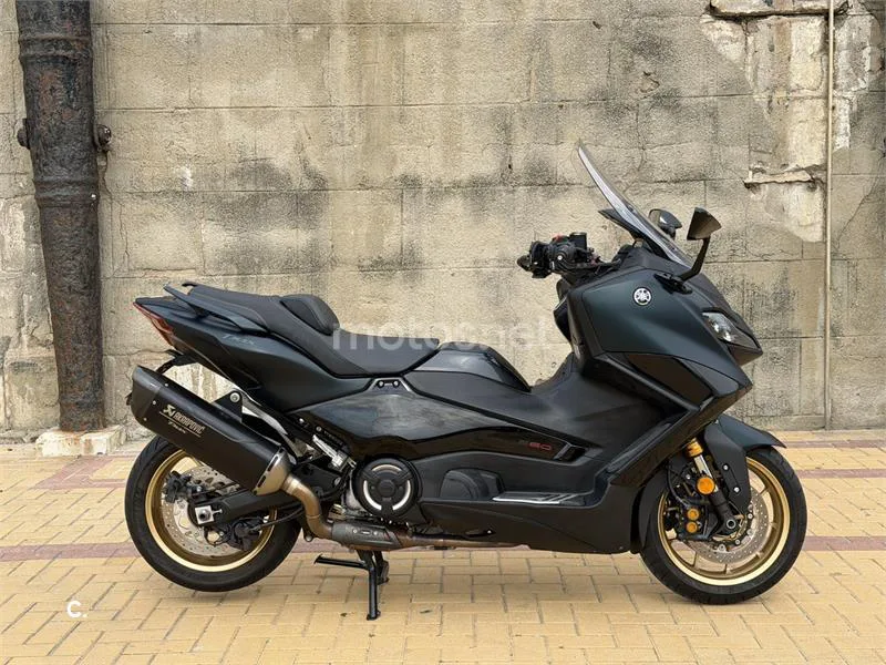 Yamaha TMAX – Vista 8