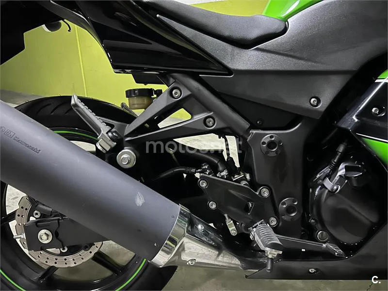 Kawasaki Ninja 250 R – Vista 3