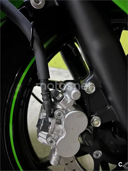 Kawasaki Ninja 250 R – Vista 5