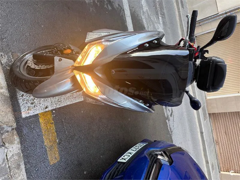 Kymco Grand Dink 300 – Vista 3