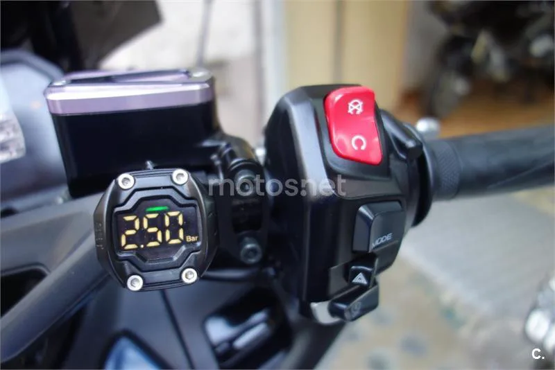 Yamaha TMAX – Vista 11