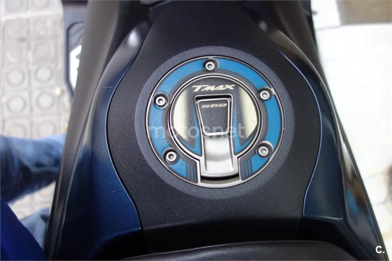 Yamaha TMAX – Vista 12