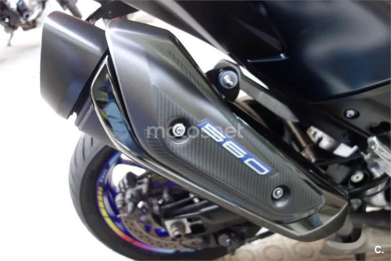 Yamaha TMAX – Vista 16