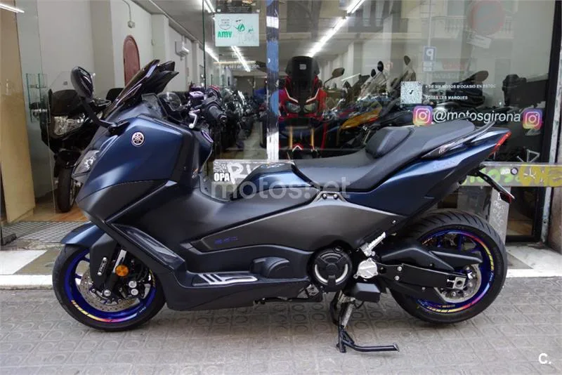 Yamaha TMAX – Vista 3