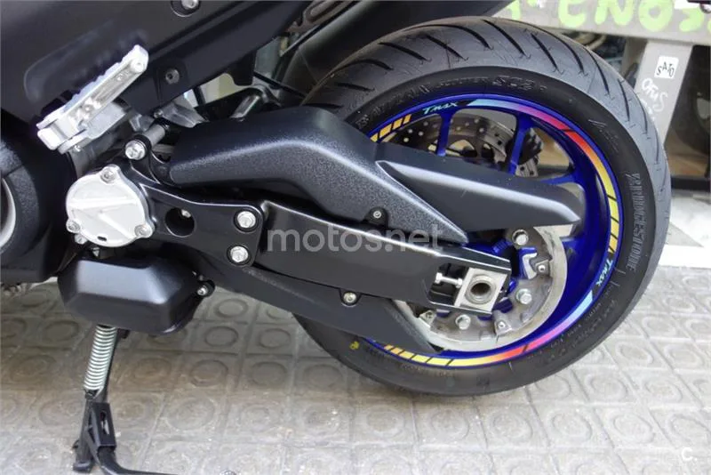 Yamaha TMAX – Vista 4