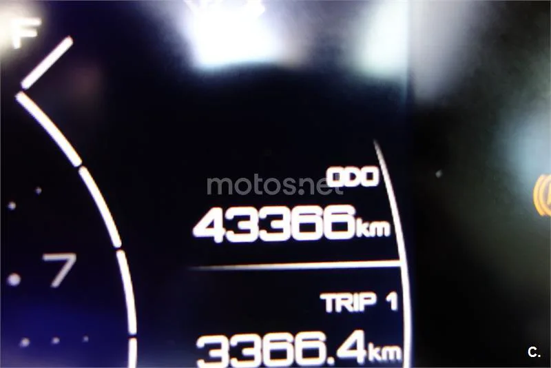 Yamaha TMAX – Vista 9