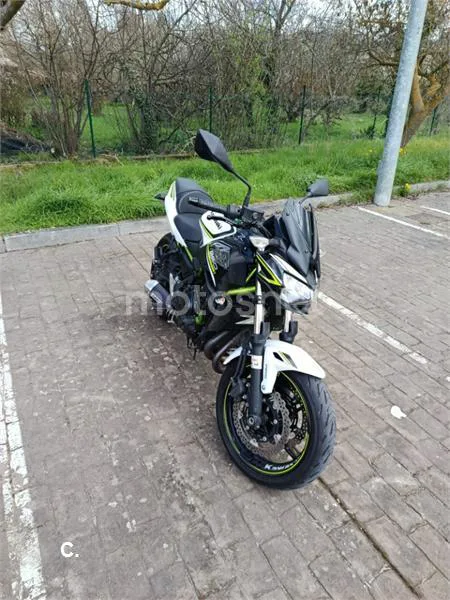 Kawasaki Z 650 – Vista 2