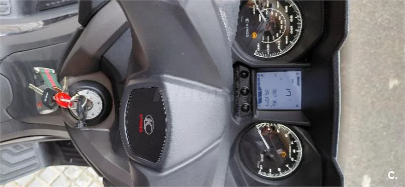 Kymco Grand Dink 300 – Vista 2