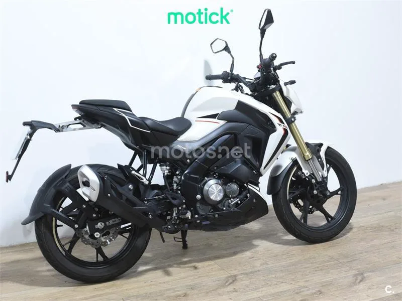 Keeway RKF 125 – Vista 10