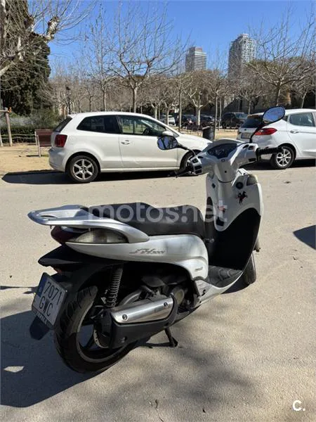 Honda SH300i – Vista 3