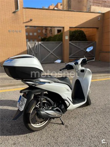 Honda SH125i – Vista 4