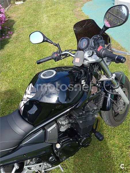 Suzuki GSF Bandit 650 – Vista 7