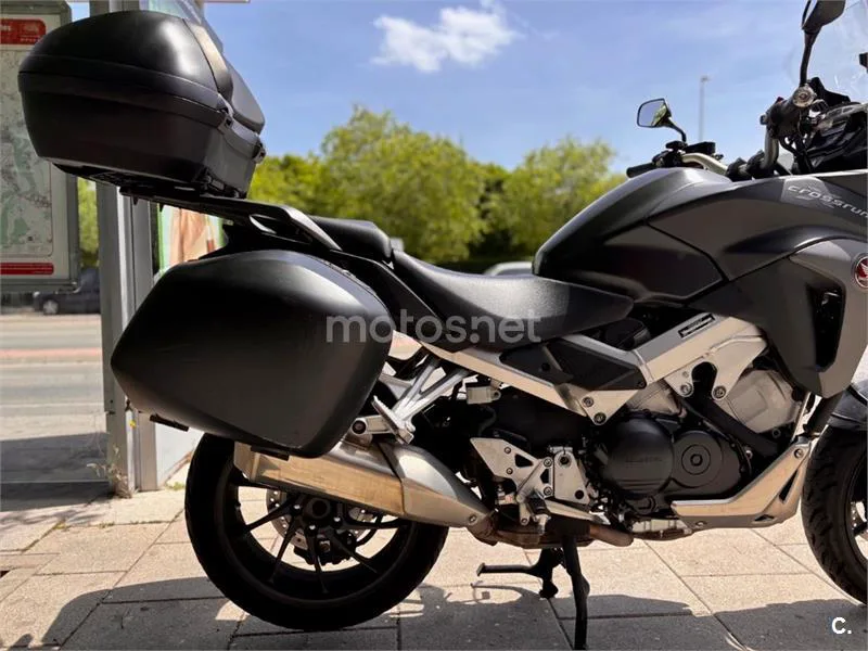 Honda VFR 800 F – Vista 8