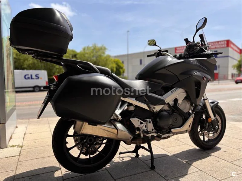 Honda VFR 800 F – Vista 9
