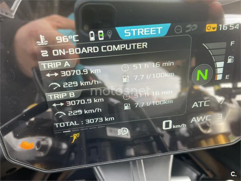 Aprilia RSV4 1100 – Vista 3