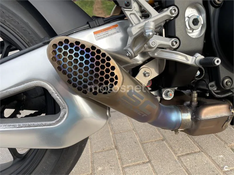 Aprilia RSV4 1100 – Vista 7