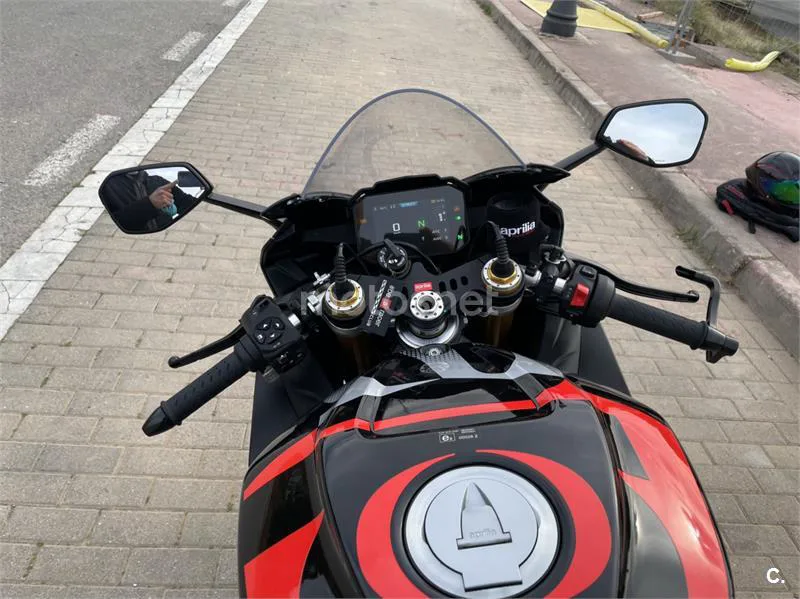 Aprilia RSV4 1100 – Vista 8