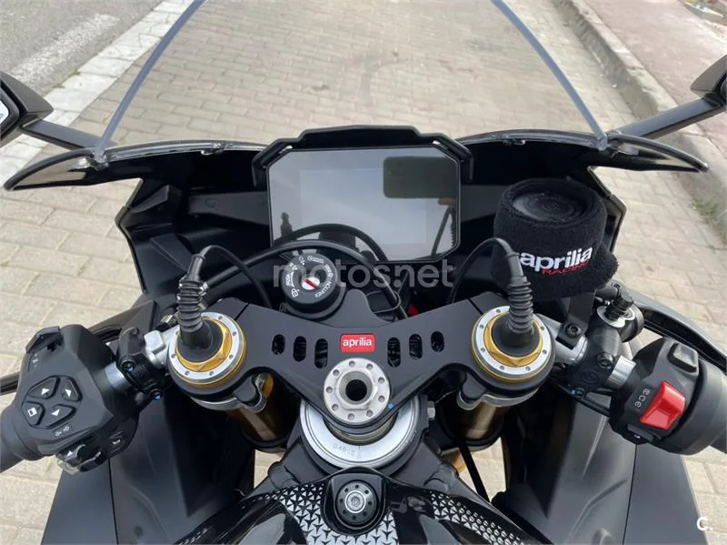 Aprilia RSV4 1100 – Vista 9