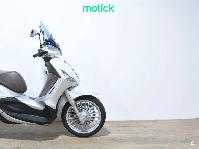 Piaggio Beverly 300 – Vista 4