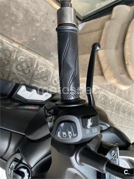 Yamaha XMAX 125 – Vista 11