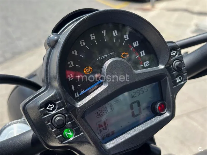 Kawasaki Vulcan S - Vista 17