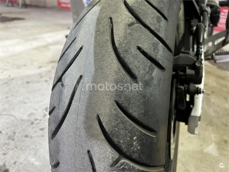 Suzuki GSR 600 – Vista 2