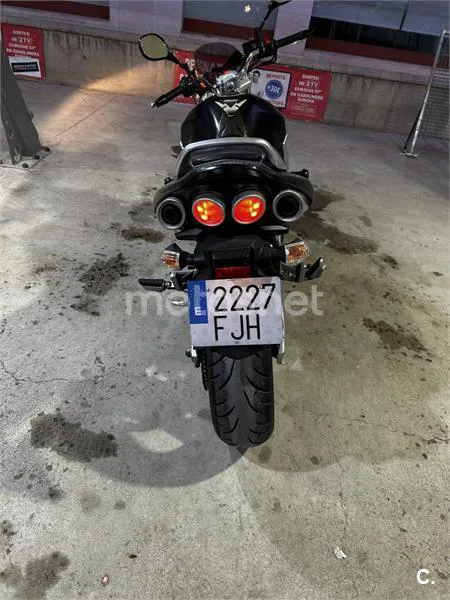 Suzuki GSR 600 – Vista 3