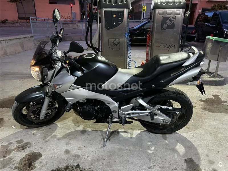 Suzuki GSR 600 – Vista 4