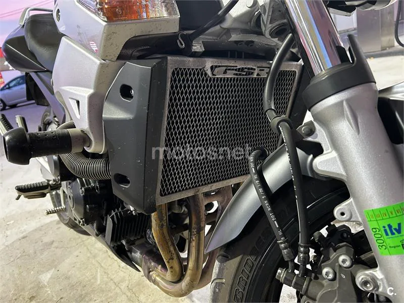 Suzuki GSR 600 – Vista 7