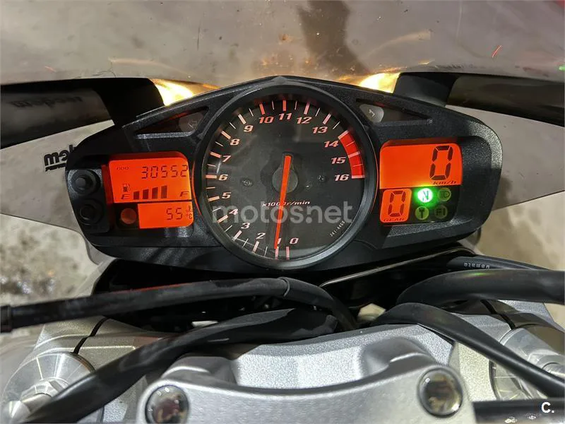 Suzuki GSR 600 – Vista 10