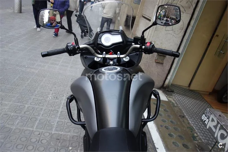 Suzuki V-Strom 650 XT – Vista 11