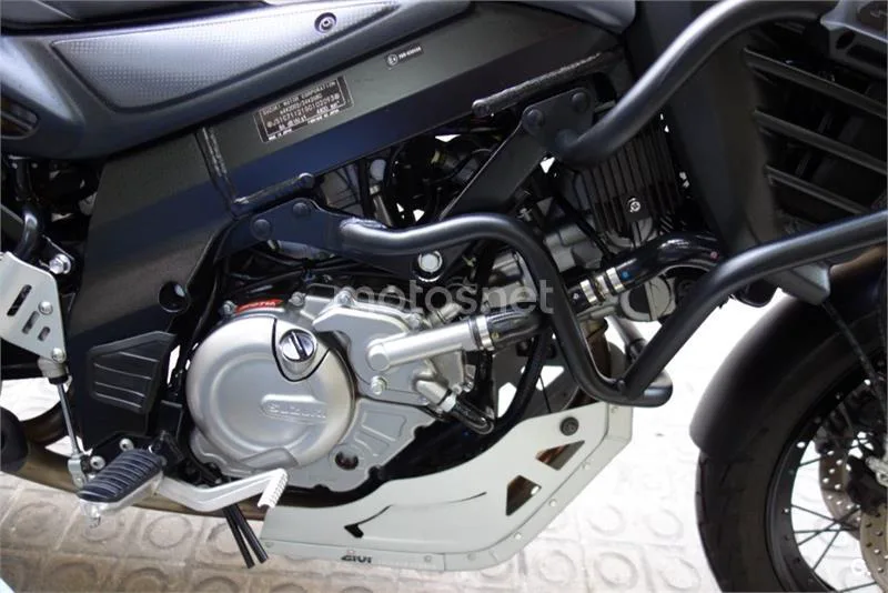 Suzuki V-Strom 650 XT – Vista 13