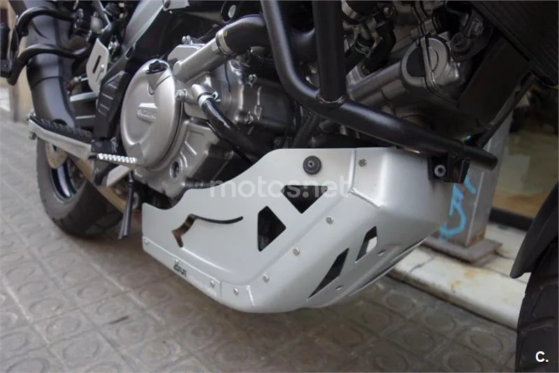 Suzuki V-Strom 650 XT – Vista 15