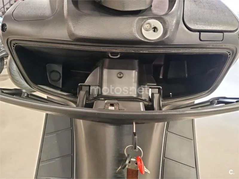 Suzuki Burgman 200 Executive – Vista 11