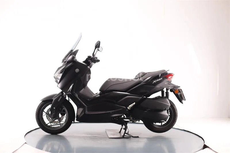 Yamaha XMAX 300 – Vista 4