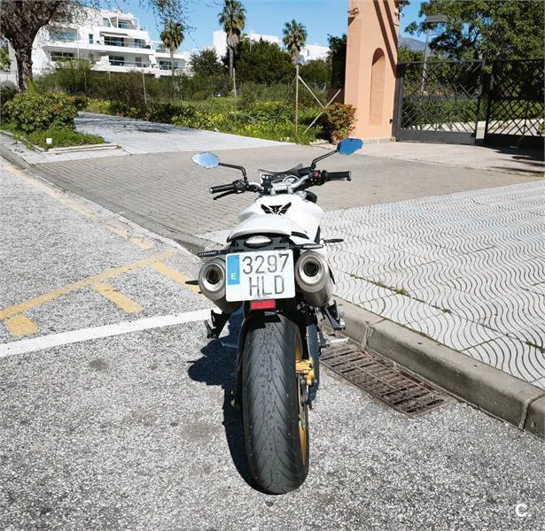 Triumph Street Triple – Vista 2