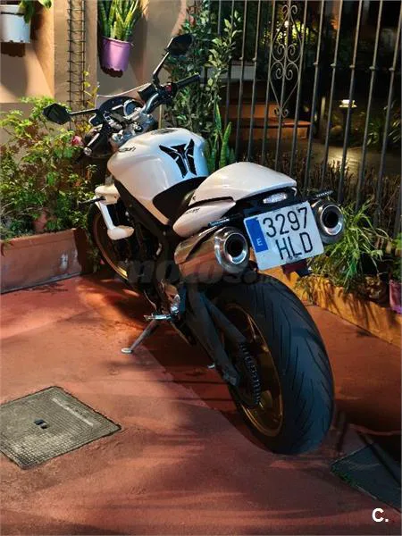 Triumph Street Triple – Vista 4