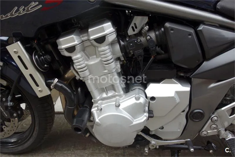Suzuki Bandit 650 S – Vista 12