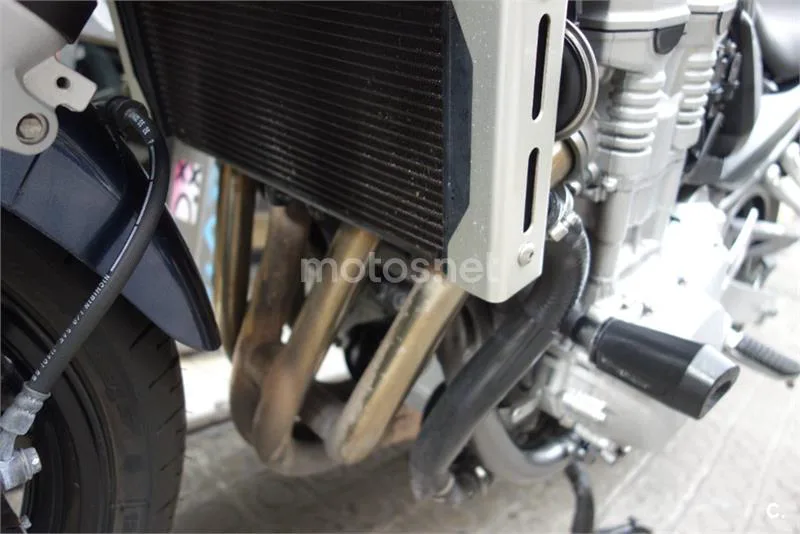 Suzuki Bandit 650 S – Vista 14