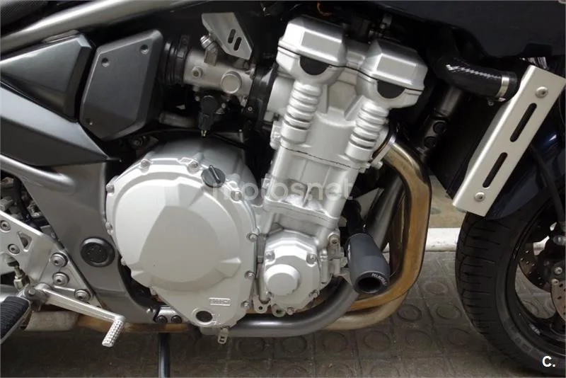 Suzuki Bandit 650 S – Vista 4