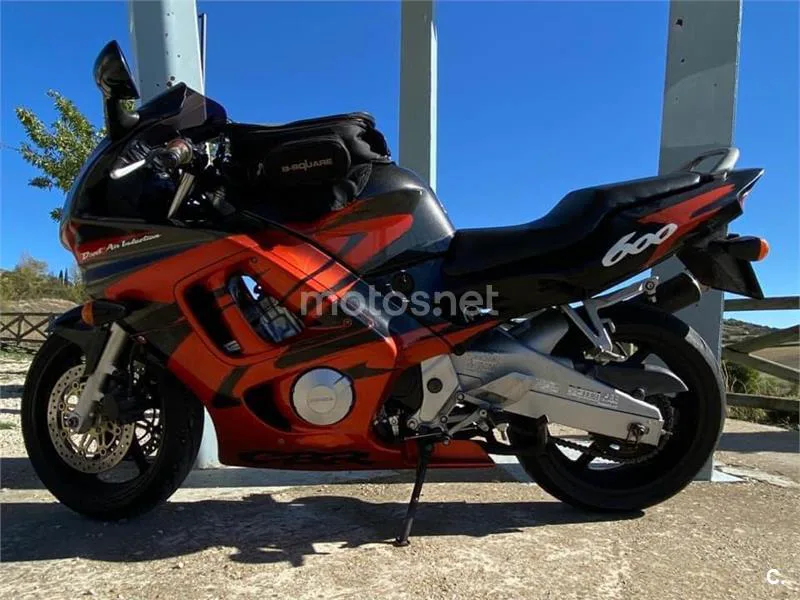 Honda CBR 600F – Vista 3