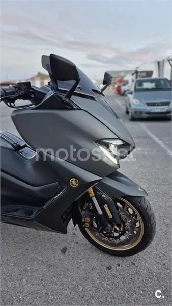 Yamaha TMAX 560 – Vista 3