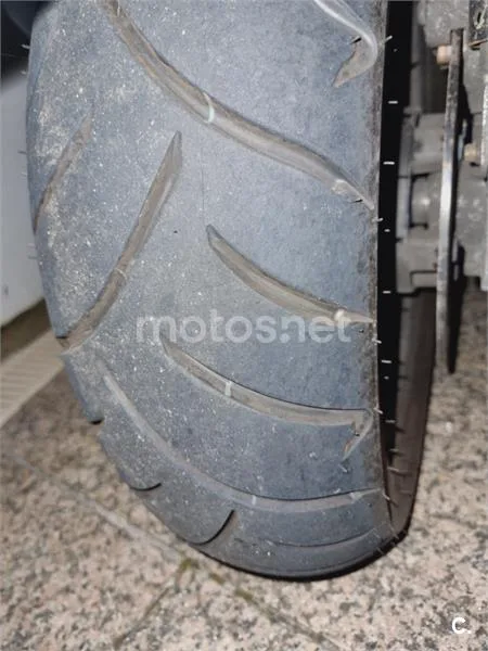 Kymco Super Dink 300i – Vista 8