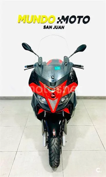 Aprilia SR Max 300 – Vista 3