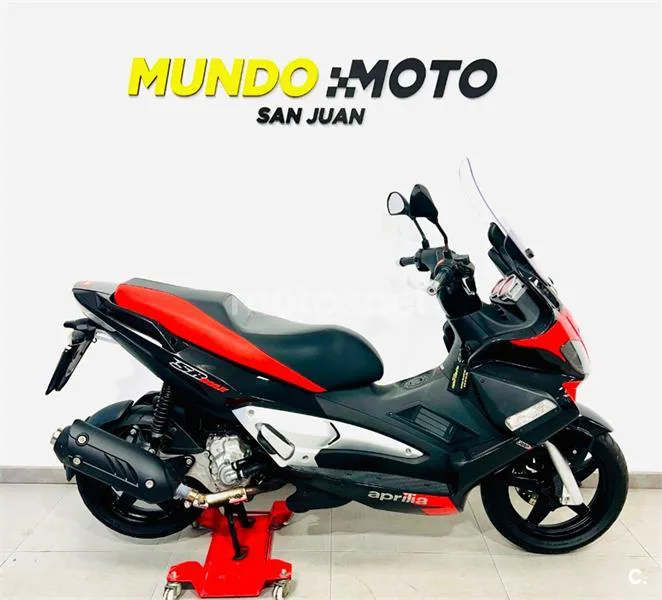 Aprilia SR Max 300 – Vista 5