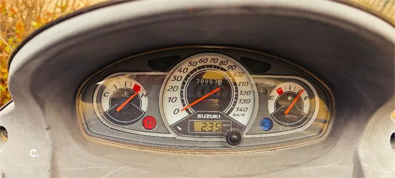 Suzuki Burgman 125 – Vista 5