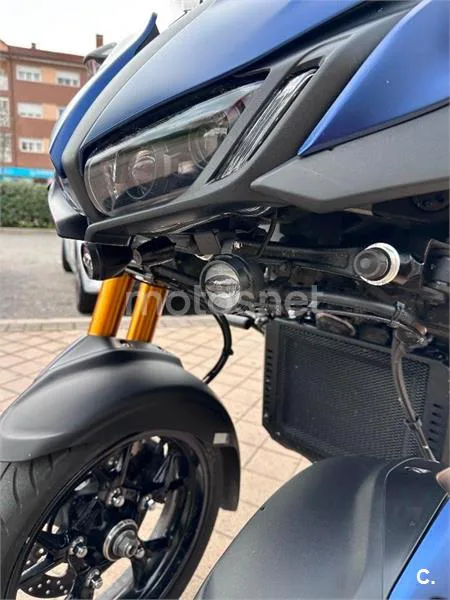 Yamaha Niken – Vista 3